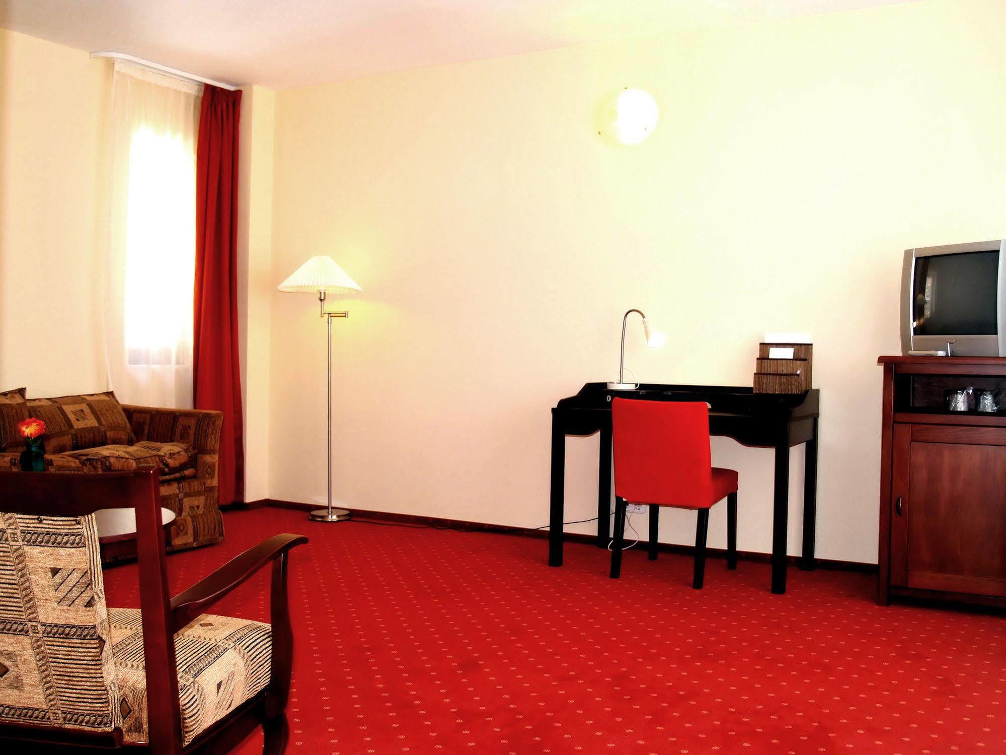 Hotel Floris Кея Екстер'єр фото