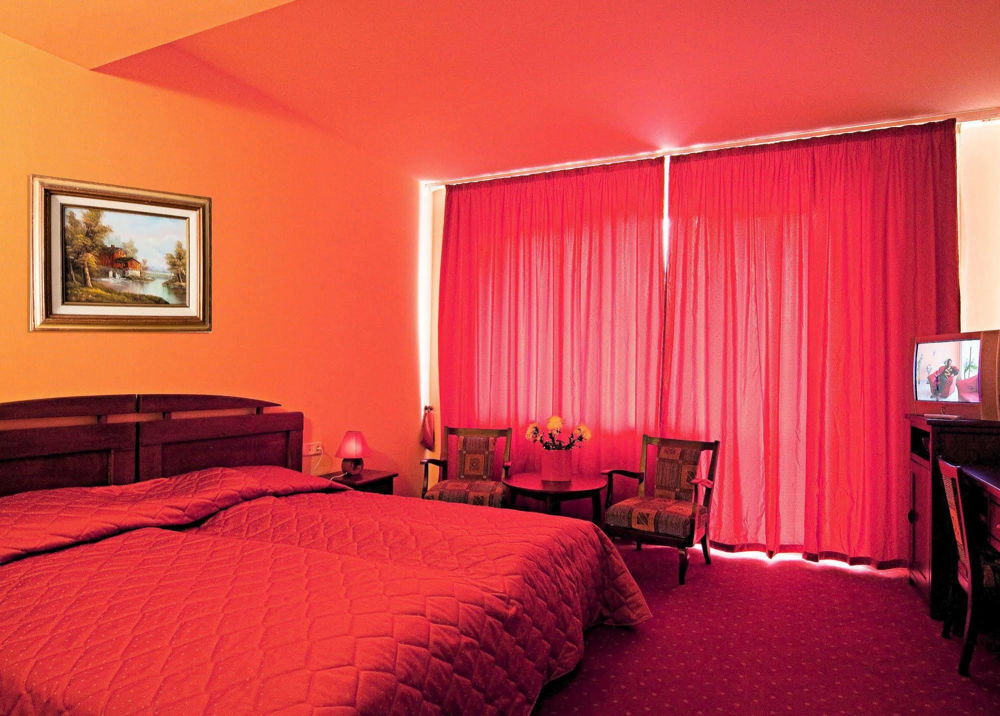 Hotel Floris Кея Екстер'єр фото