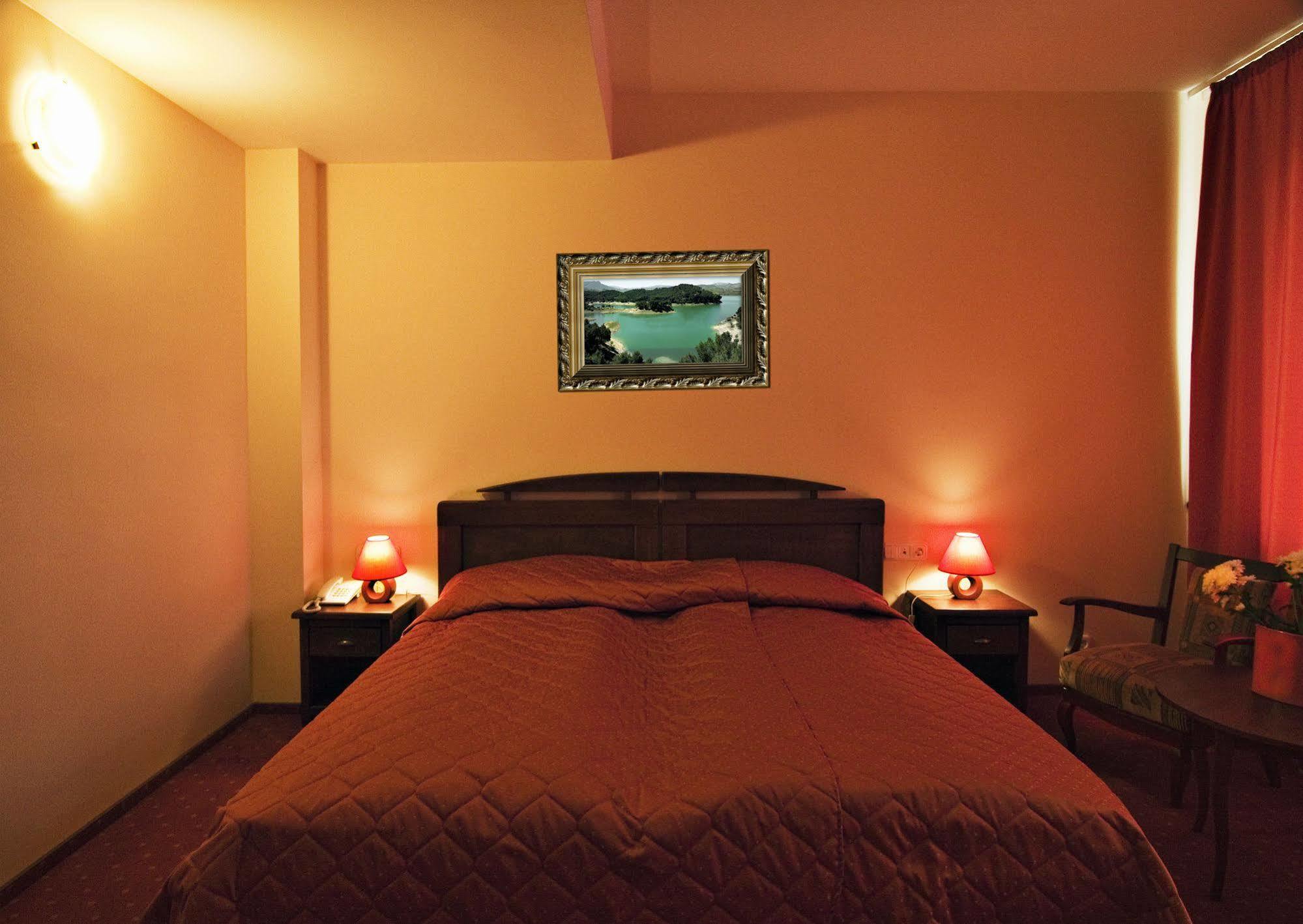 Hotel Floris Кея Екстер'єр фото