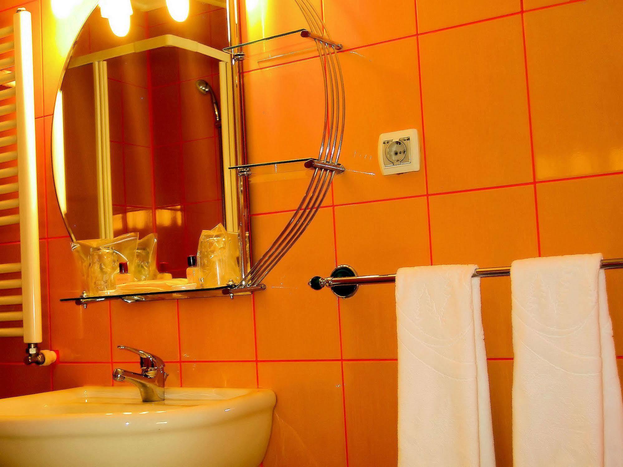 Hotel Floris Кея Екстер'єр фото